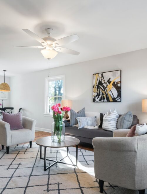 Sedací soupravy jako středobod vašeho obývacího pokoje – pohodlí, styl a praktičnost